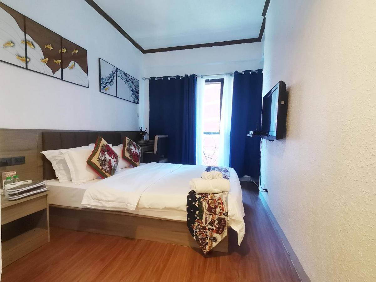 Warm Makati Aparthotel Μακάτι Εξωτερικό φωτογραφία