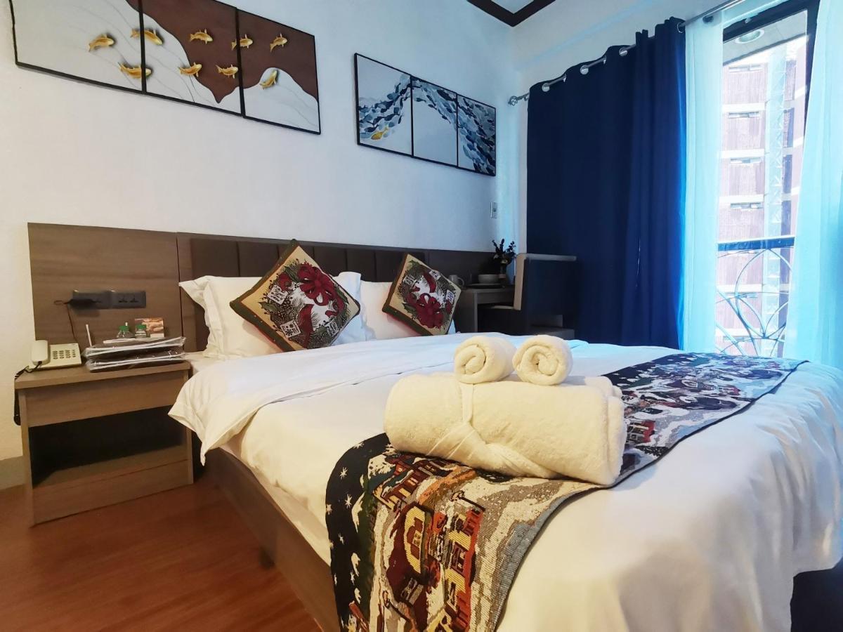 Warm Makati Aparthotel Μακάτι Εξωτερικό φωτογραφία